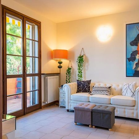 דירות סירמיונה La Casa Sul Porto - Italian Homing מראה חיצוני תמונה